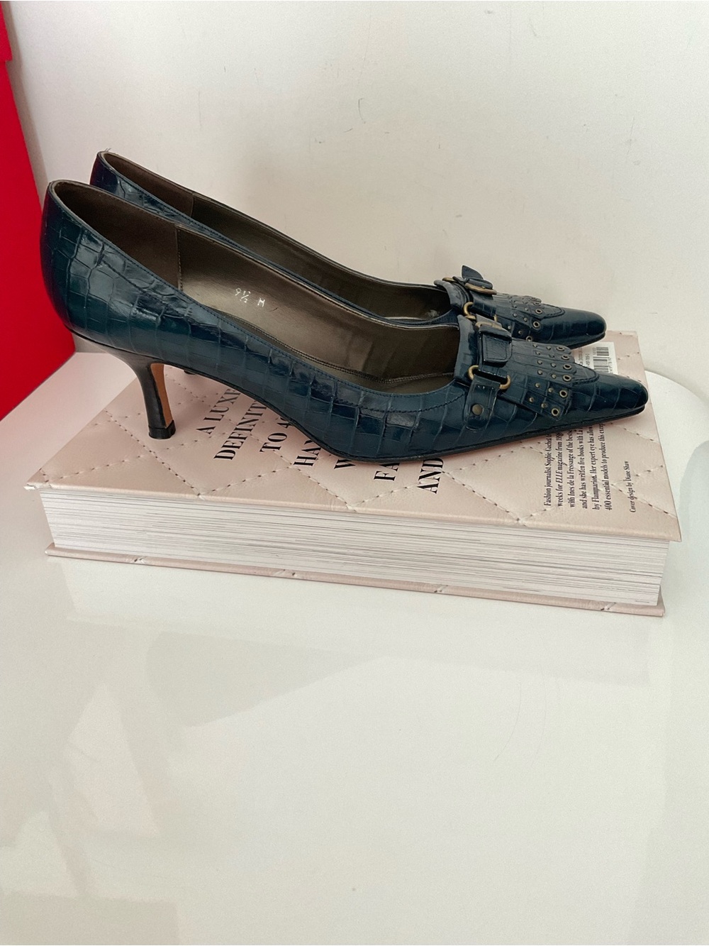 Talbots Elegant Pointed Toe Pump in Dark Teal with Buckle Detail Size 9.5